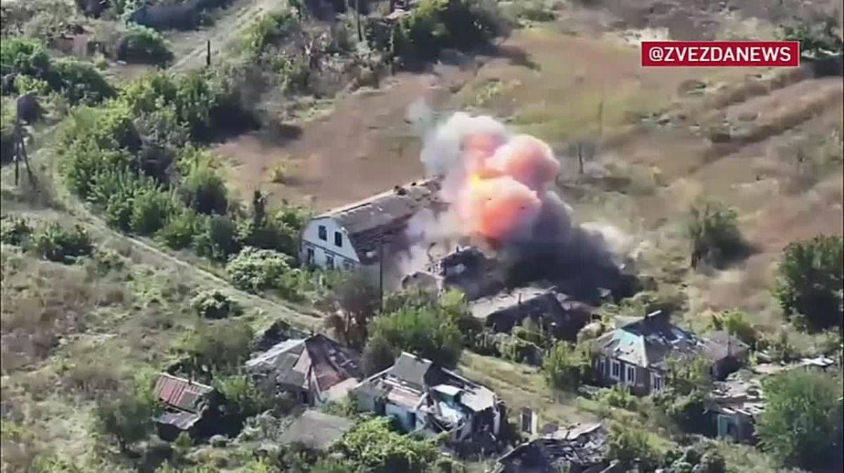 Су-34 уничтожили пункты временной дислокации и управления БПЛА двух бригад нацгвардии Украины