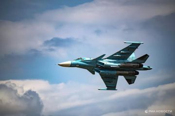 Российские войска поразили сухогруз с военными грузами в порту Черноморск, сообщили в Минобороны