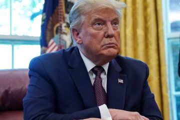 Axios: Трамп в разговоре с Зеленским потребовал прекратить удары по НПЗ в России