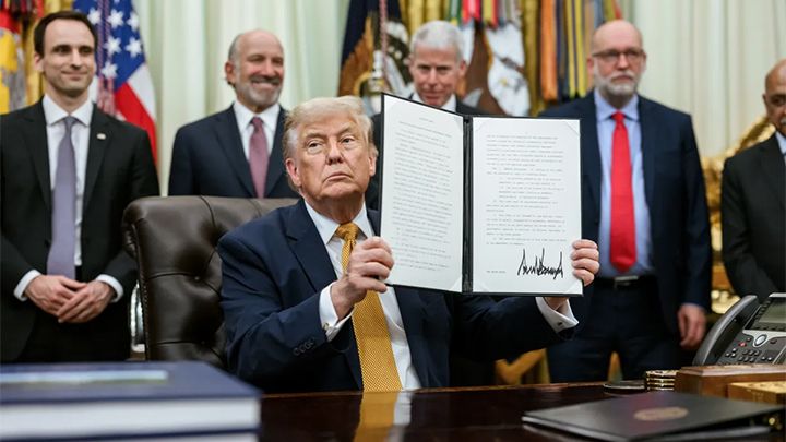 Экономический бумеранг: к чему приведет новый санкционный пакет США против России