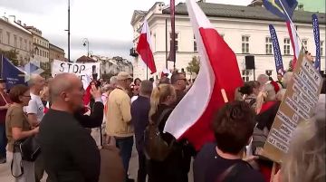 «Это не наша война»: в центре Варшавы прошел протест против втягивания Польши в конфликт на Украине