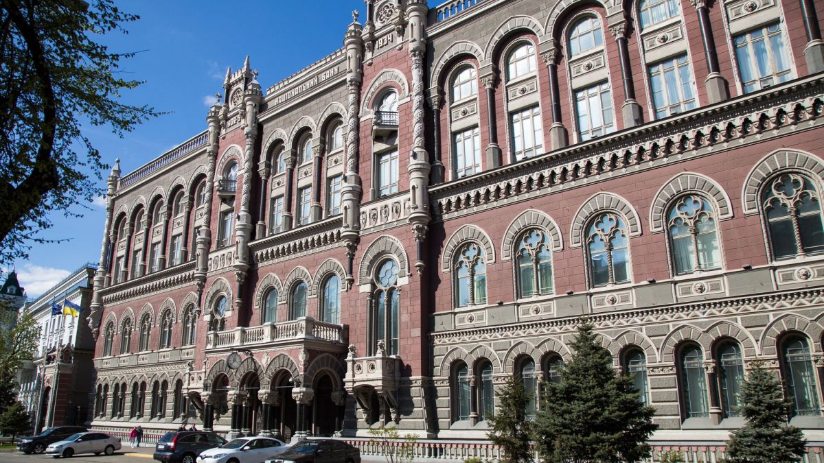 Финансовый бойкот: банки Украины сорвали освобождение Столара и Мудрой