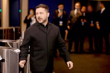 Зеленский не смог найти костюм по размеру для участия в Генассамблее ООН