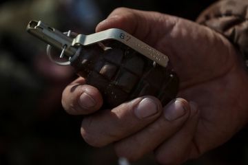 Минобороны: Российский военный вступил в бой против пятерых диверсантов и победил