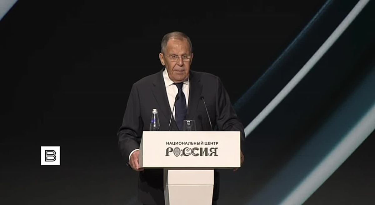 Лавров обвинил Запад в фабрикации фейков о России