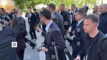 Зеленский ответил на вопрос журналиста ИС "Вести" Валентина Богданова, когда он приедет в Москву