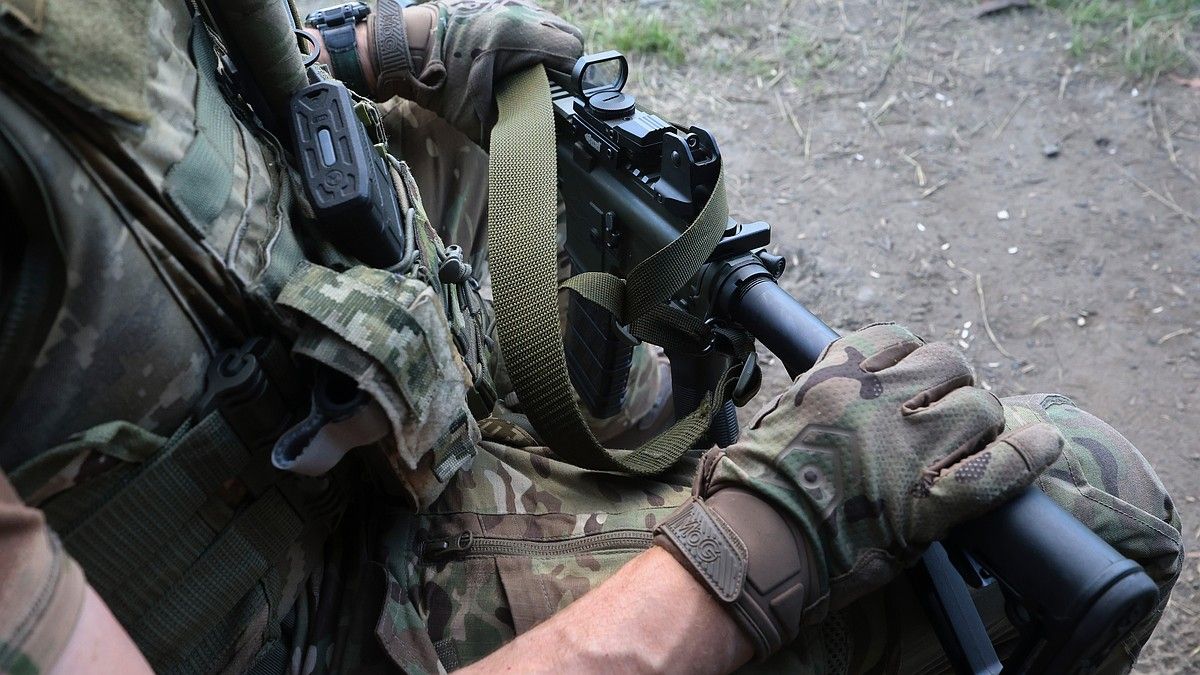 В Киеве задержали военного ВСУ за нелегальную продажу оружия через интернет