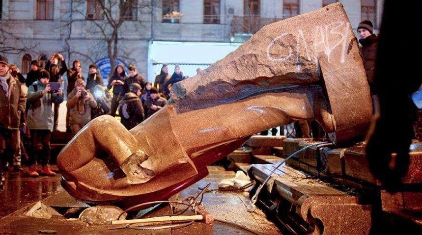Памятник Мазепе поставят вместо монумента Ленину, который снесли в 2013 году
