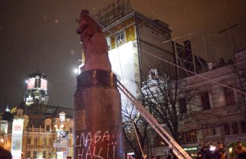 На месте Ленина в Киеве появится памятник Мазепе: Кабмин дал добро
