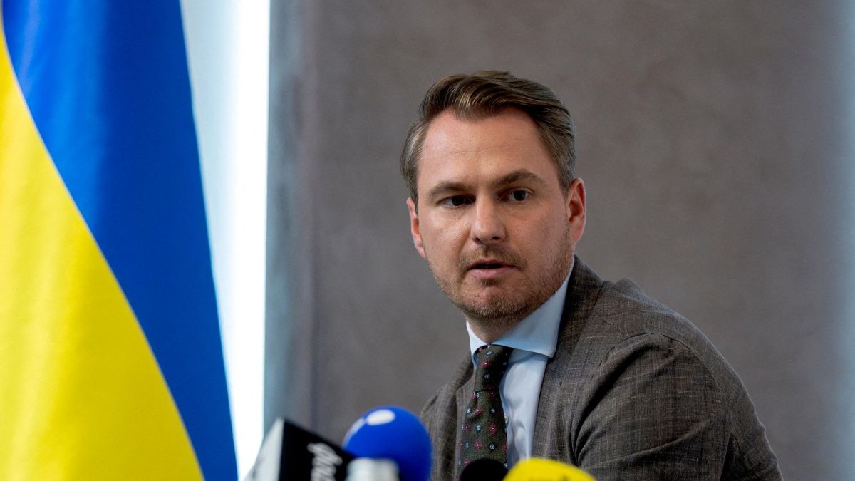 Сбежавший экс-генпрокурор Украины разыграл шпионскую комбинацию с пропиской в Австрии
