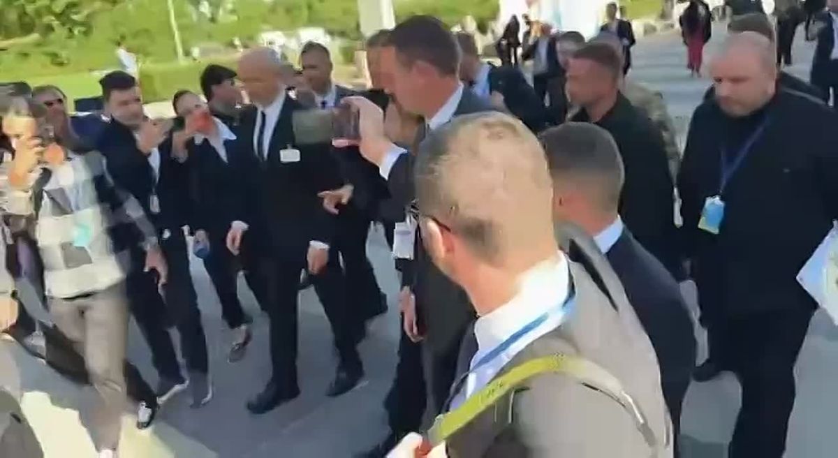 Олег Царёв: — Когда в Москву?. — На ракете, бл…