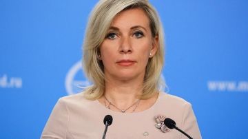 Столько клянчит, а до сих пор не научился говорить: в МИД России удивились "познаниям" Зеленского в английском языке