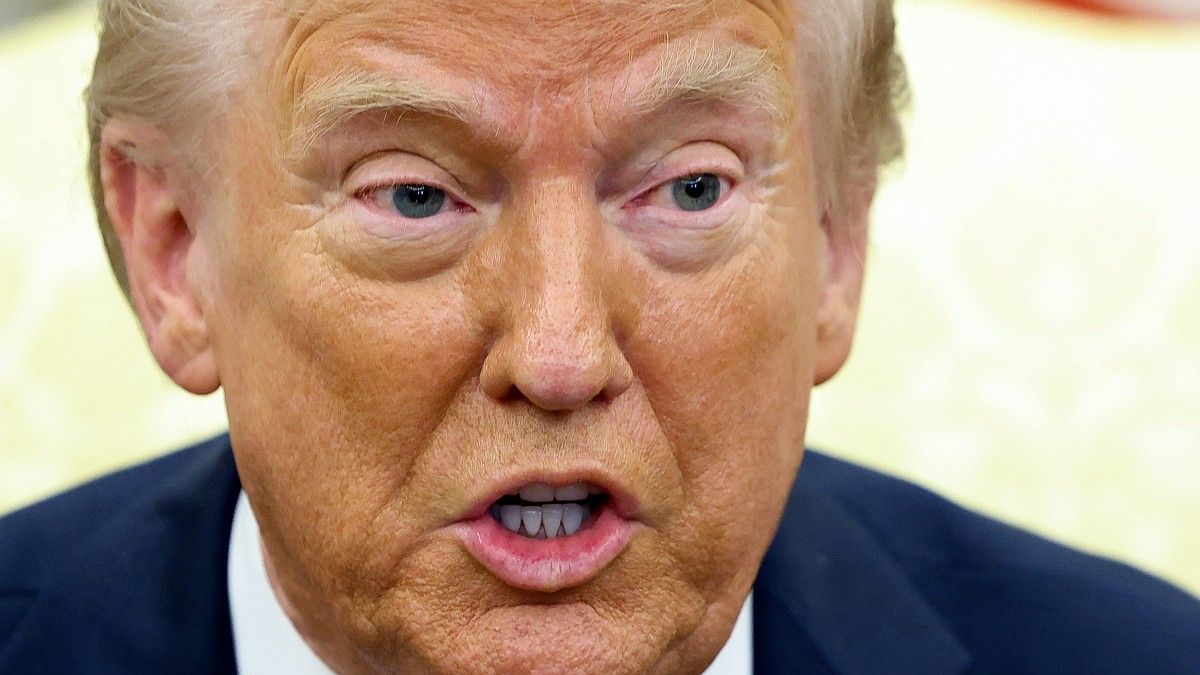 Bloomberg: Трамп призывал Зеленского провести встречу с Путиным в Москве