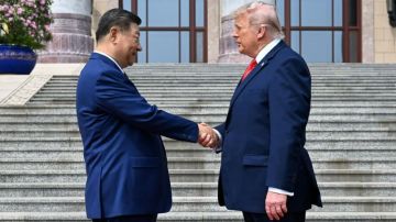 Дональд Трамп и Си Цзиньпин обсудили Украину и ситуацию на Ближнем Востоке, сообщает "Синьхуа"