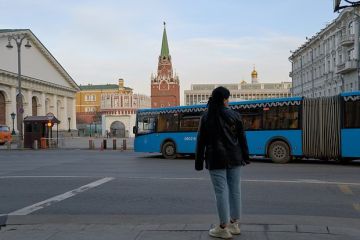 Песков: Путин и Трамп обсуждали возможность трехсторонней встречи РФ, Украины и США