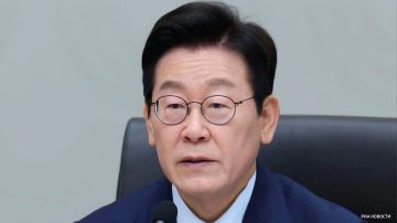 Президент Южной Кореи Ли Чжэ Мен раскритиковал Владимира Зеленского за разглашение данных о передаче Сеулу двух северокорейских пленных
