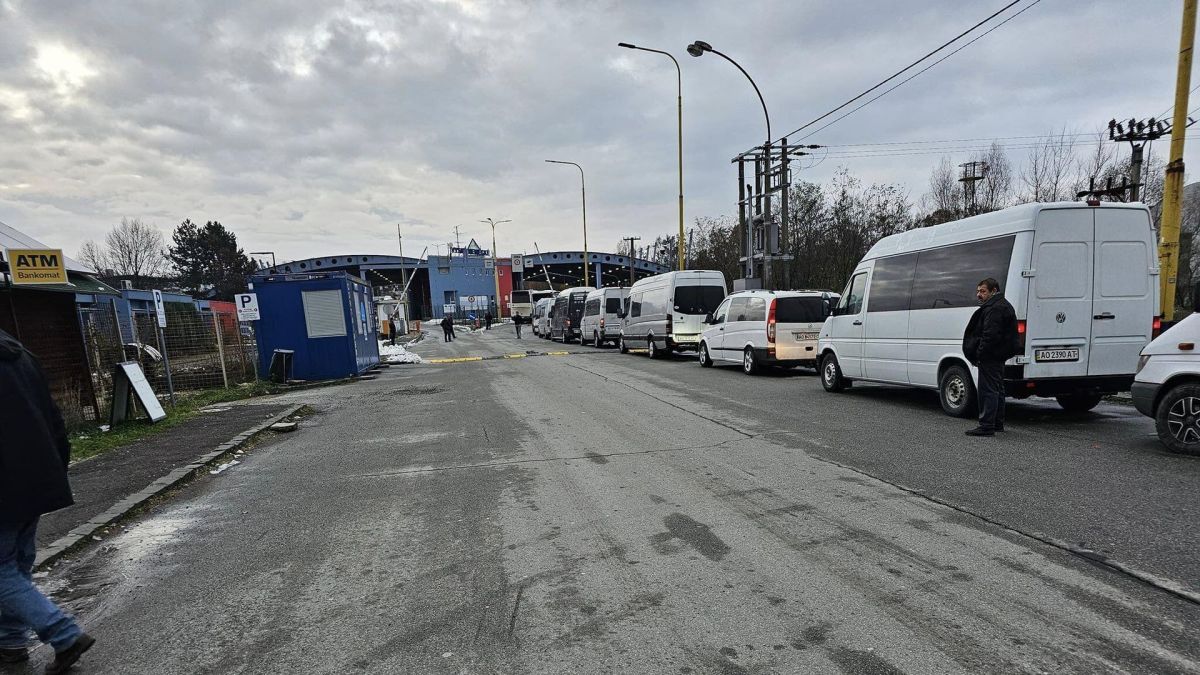 Украина планирует перенести КПП на территорию других стран – Деркач