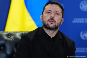 Зеленский ведет «самоубийственную» политику, не имея готового решения для покрытия дефицита бюджета на 2027-й, заявила Мендель