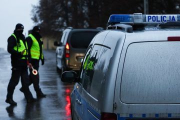 Stop Grave: Украинские беженцы в Польше рисуют нацистские символы в общественных местах