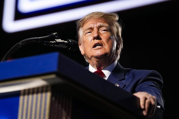 Президент США Трамп заявил, что конфликт на Украине может быть урегулирован до зимы