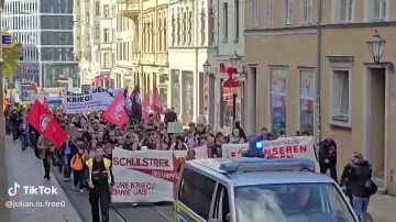 ��� ������: Der Krieg wird lange dauern/ ����� ����� ������ ����� ����� - ��� ���. � �������� ����� ������� ���������� ��������� � �������� ������ ����������� �������� ����������