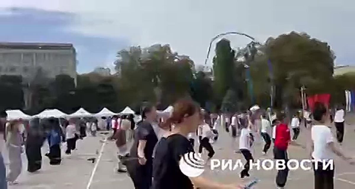 В Махачкале установили мировой рекорд по одновременным прыжкам со скакалкой в женской категории