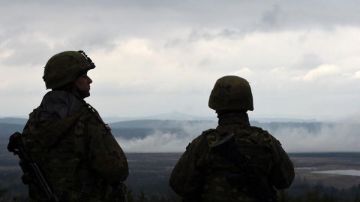 В Польше военные подняли в воздух авиацию из-за ситуации на Украине