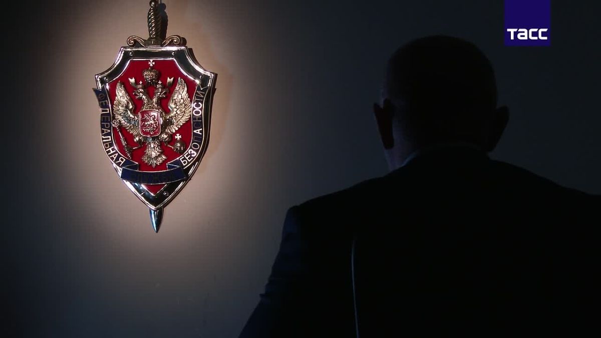 Главное из заявлений ФСБ:. Спецслужба продолжит борьбу с вовлечением Лондоном релокантов в террористическую деятельность против РФ; После начала СВО Британия активизировала усилия по консолидации так называемой российской...