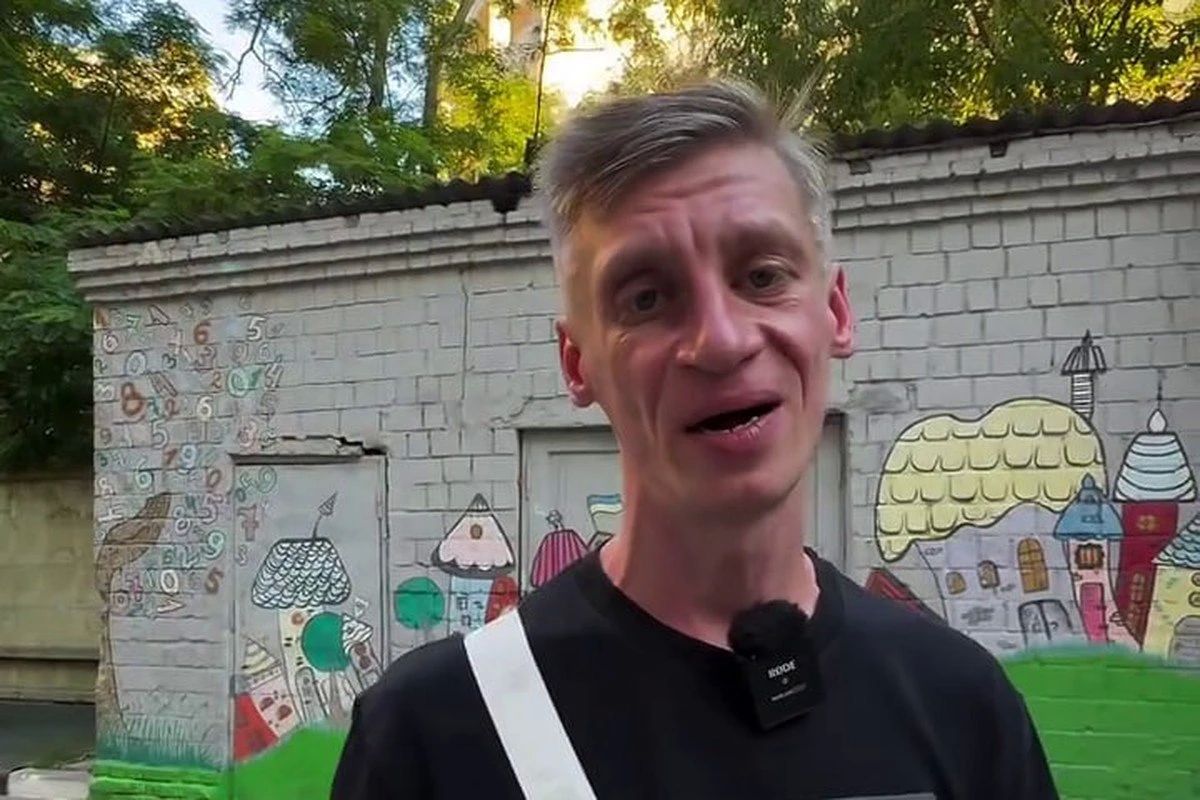 В конце июля мобилизовали киевского рэпера Зипулю, широко известного в узких кругах песней тяу-тяу-тяу