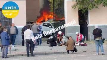 Киеве горит здание Национальной академии наук Украины