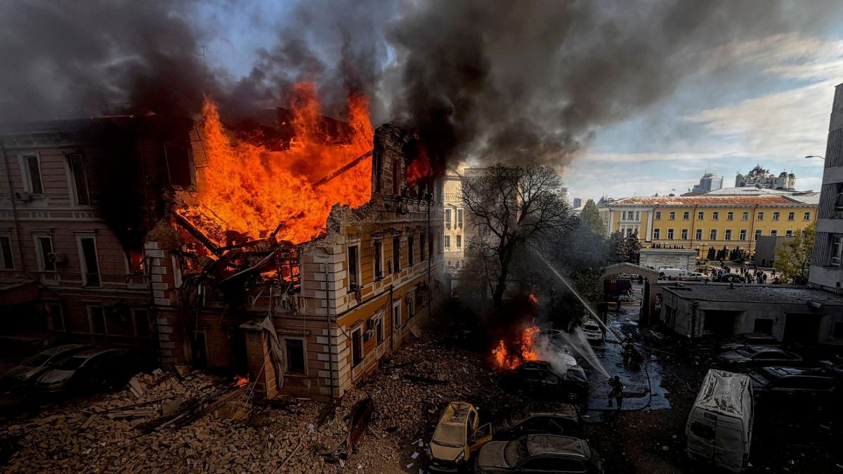 Власти Украины потеряли контроль над небом Киева и других городов. А скоро потеряют остальное