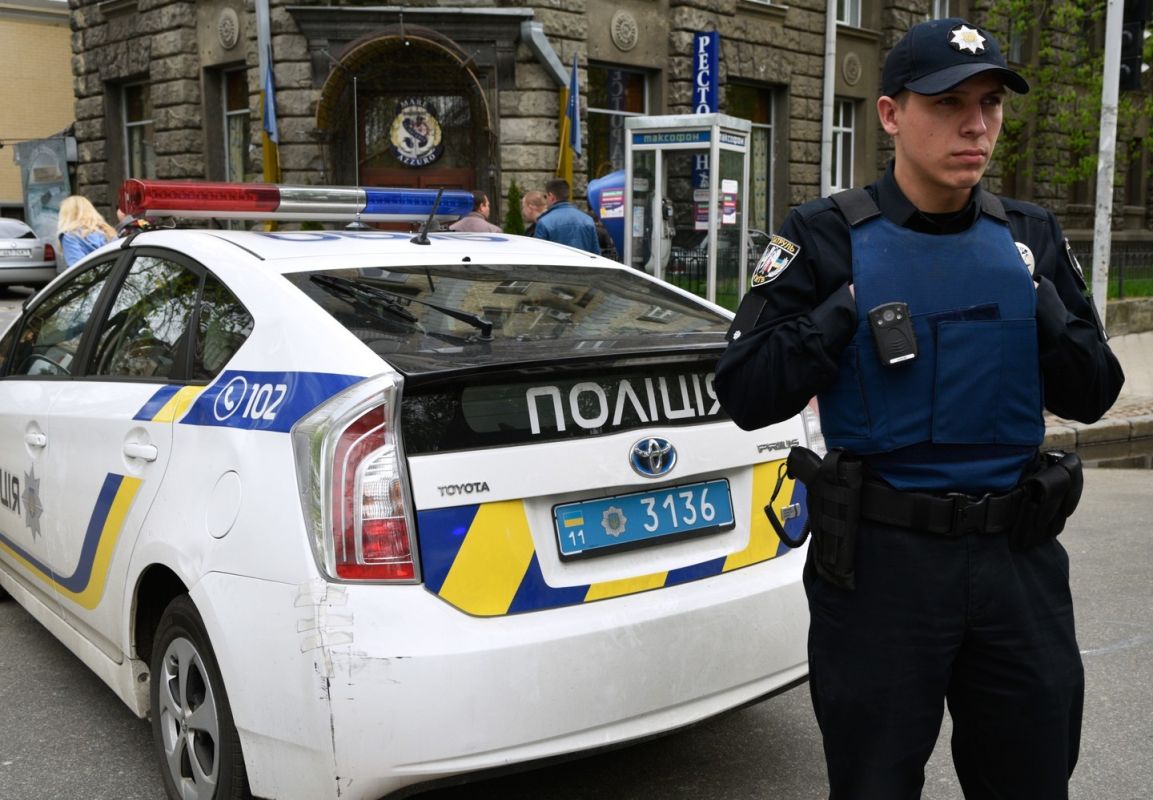 На Украине задержали полицейского, которой помогал уклонистам пересекать государственную границу