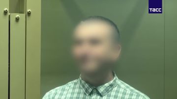 Трое уроженцев Крыма, завербованных военной разведкой Украины, осуждены за госизмену, сообщили в ЦОС ФСБ