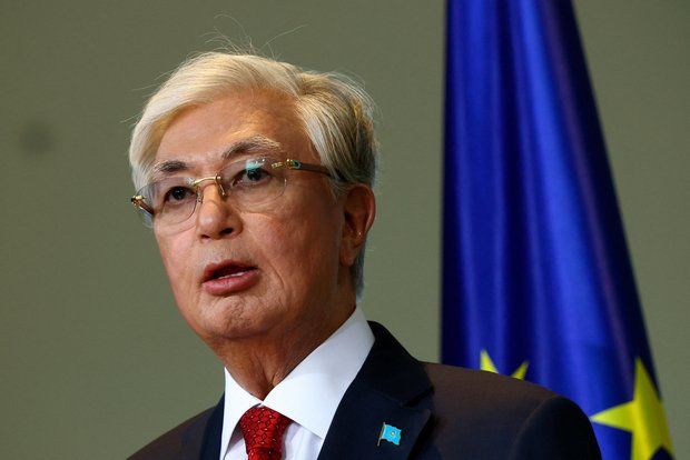 Токаев заявил о необходимости заморозить боевые действия на Украине и начать переговоры