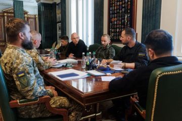 Зеленский заявил, что согласовал с военными план дальнобойных операций на октябрь
