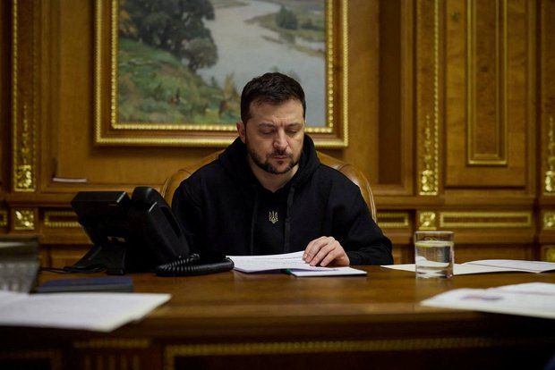 Прауд: Зеленскому невыгодно окончание конфликта, тогда закончится его карьера политика