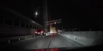 Два майора: По мостам!. Киев, мост Южный, прилет Гераньки Ниже фото как выглядит этот мост днем