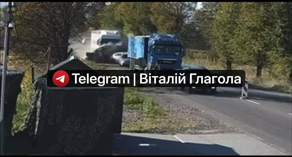 #украина_под_микроскопом: теперь украинским пограничникам нужно следить не только за «Геранями» в небе, но и за безумными водителями на дороге