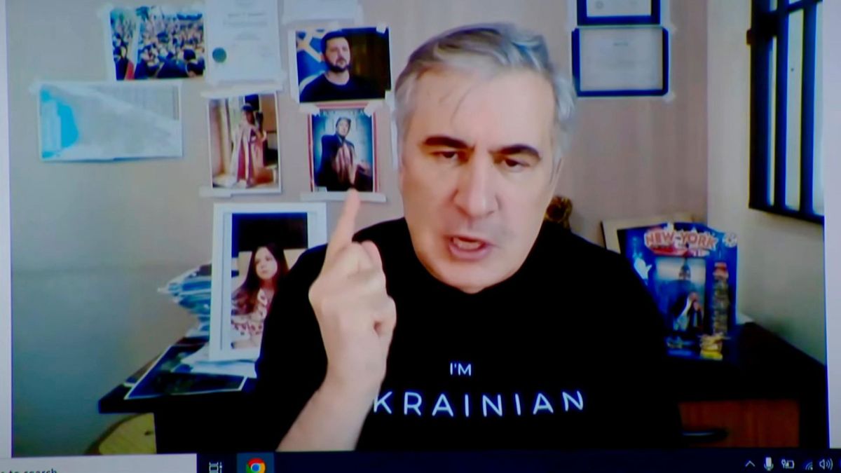 Он потерял всё: зачем Саакашвили поёт гимн Украины в тюрьме