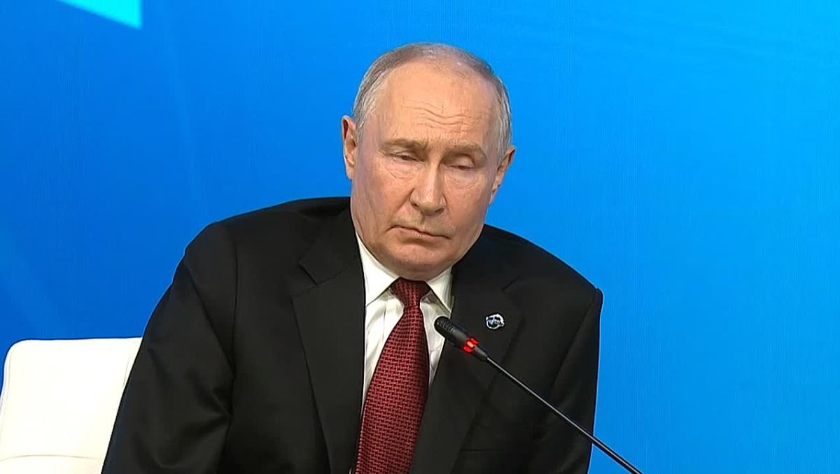 Владимир Путин назвал нелепым текущее предложение о прекращении ударов по судам в ответ на остановку ударов по российским НПЗ