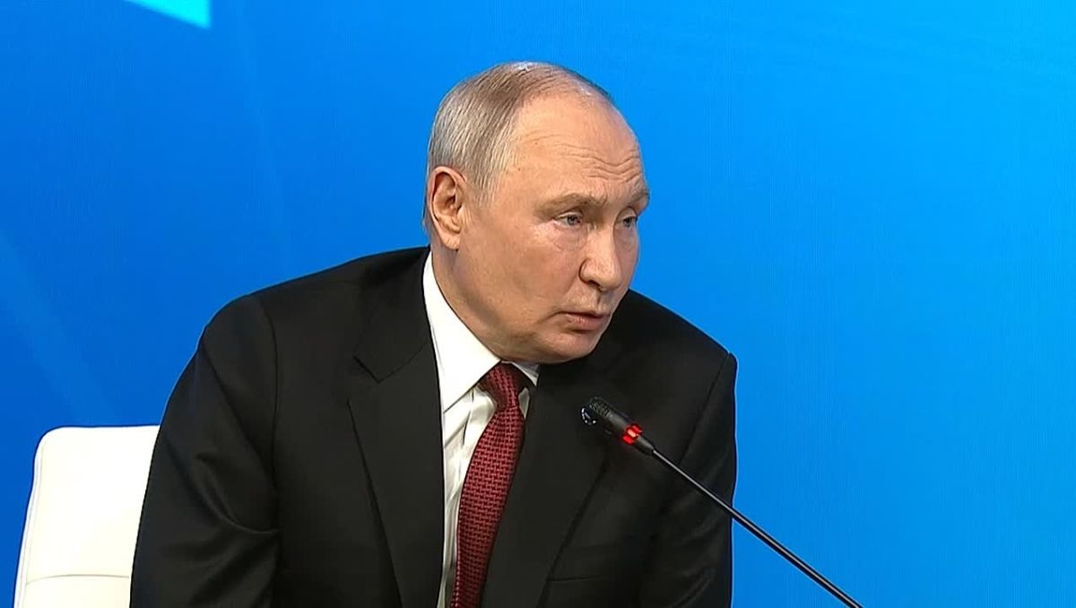 «Я не говорю, что мы собираемся наносить удары по предприятиям тех стран, которые поставляют оружие Украине, но это угроза, мы внимательно за этим следим», – заявил Путин на пленарной сессии Международного дискуссионного...