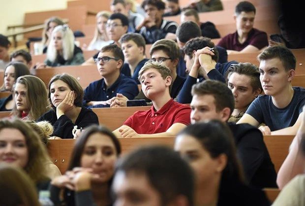С 1 октября украинских студентов будут отчислять за несдачу курса «Основы национального сопротивления»