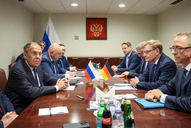 Глава МИД ФРГ объяснил встречу с Лавровым инцидентом в Лейпциге и экспортом зерна