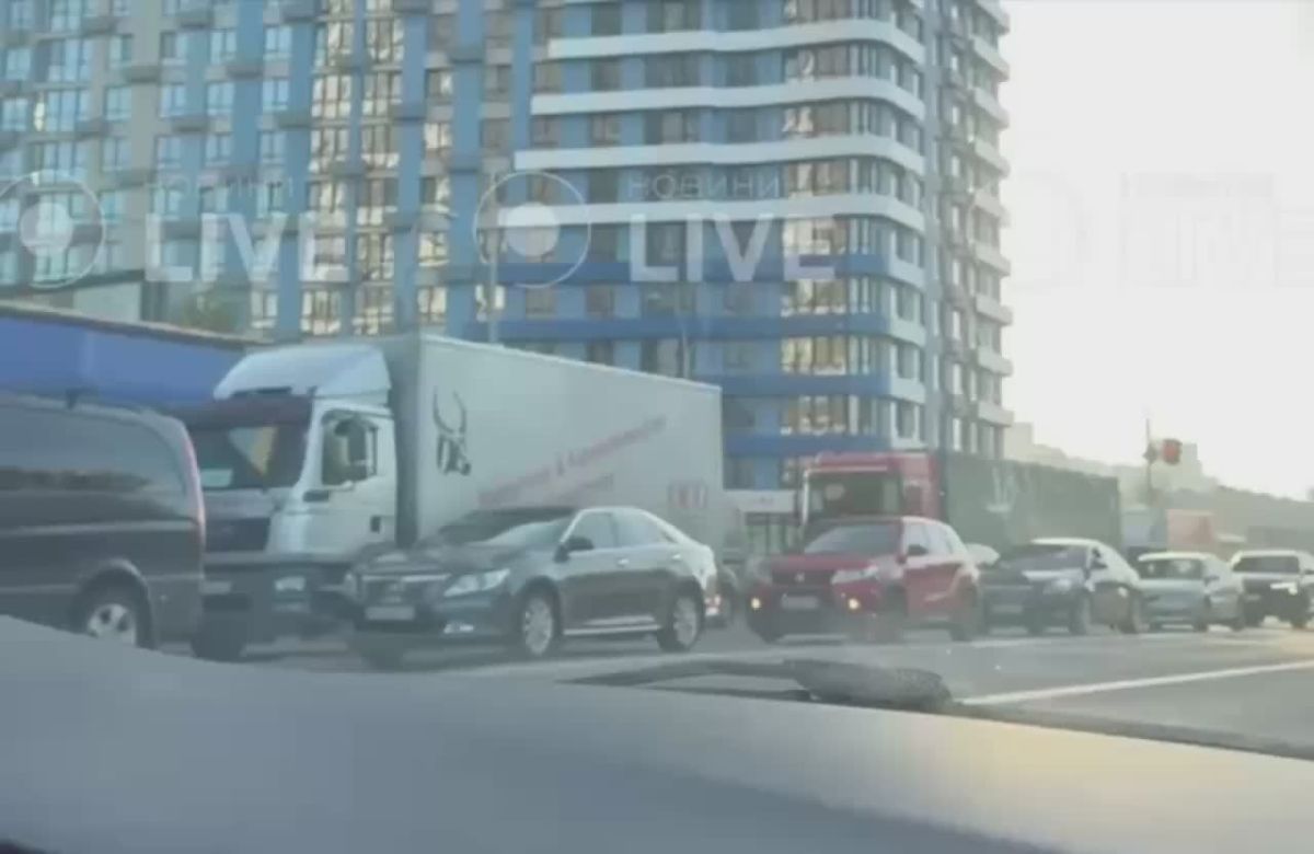 Транспортный коллапс: Киев стоит в пробках из-за перекрытия мостов