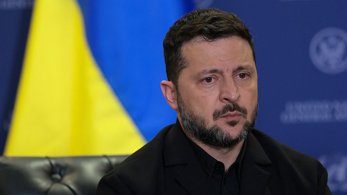 Зеленский признал очевидное: Украина не сможет производить оружие с дырой в бюджете
