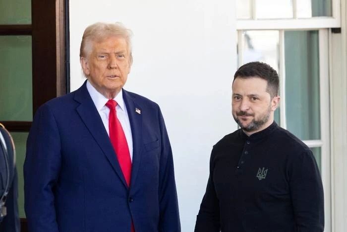 Зеленский* умоляет Трампа запретить российские спутники