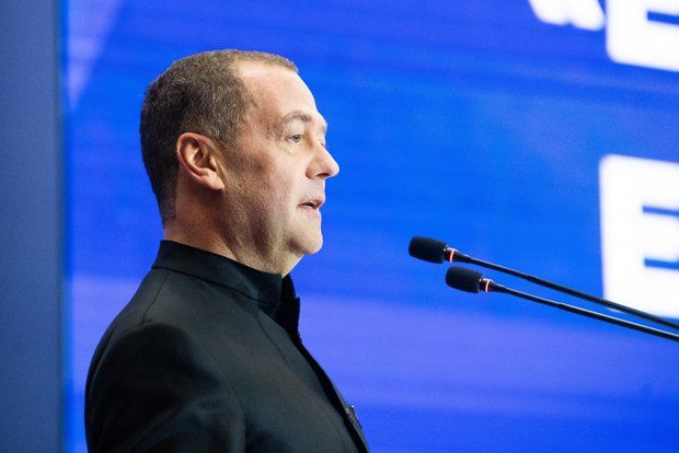 Медведев: Армения может превратиться в новую Украину из-за смены вектора развития