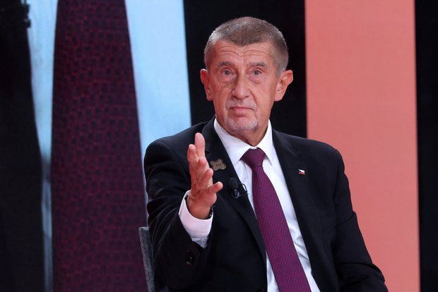 Премьер Бабиш: Европе следует направлять деньги не на войну, а на восстановление Украины