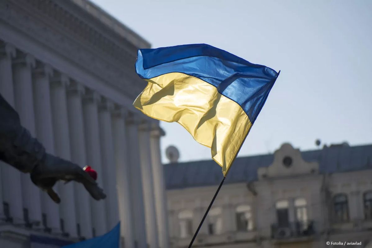Украине не хватает денег не только на продолжение конфликта, но и даже на содержание государства, заявил депутат Рады Гончаренко*