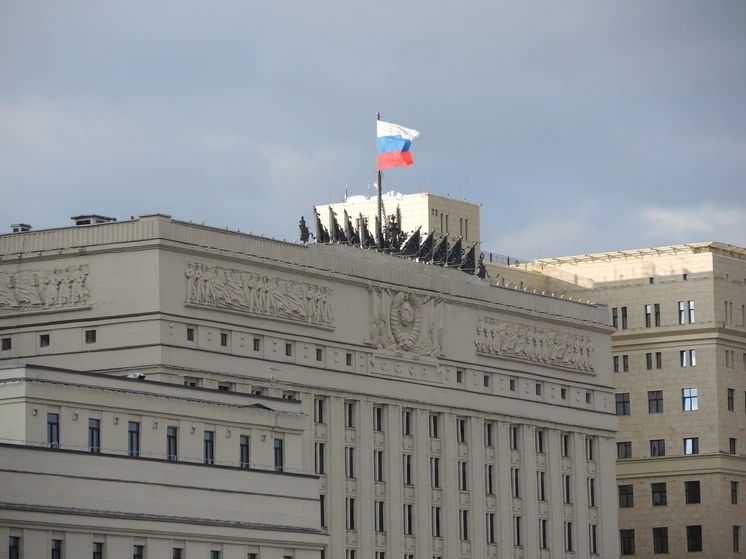 Минобороны: ВС России ведут бои за 4 населенных пункта в окруженной части Харьковской области